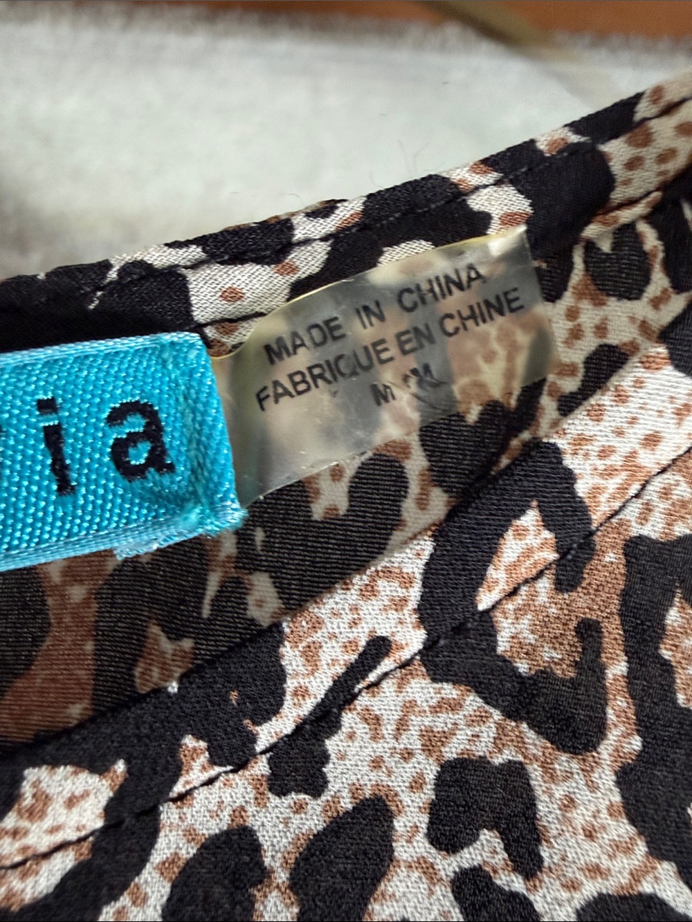 Alice + Olivia Leopard Print Top, Size M - Picture 9 of 16